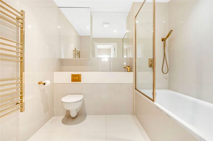 2 Bedroom Flat To Rent In Chadwell Lane, London, N8