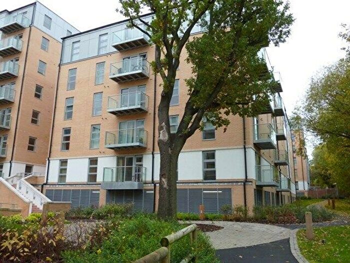 1 Bedroom Flat To Rent In Queen Mary Avenue, E18