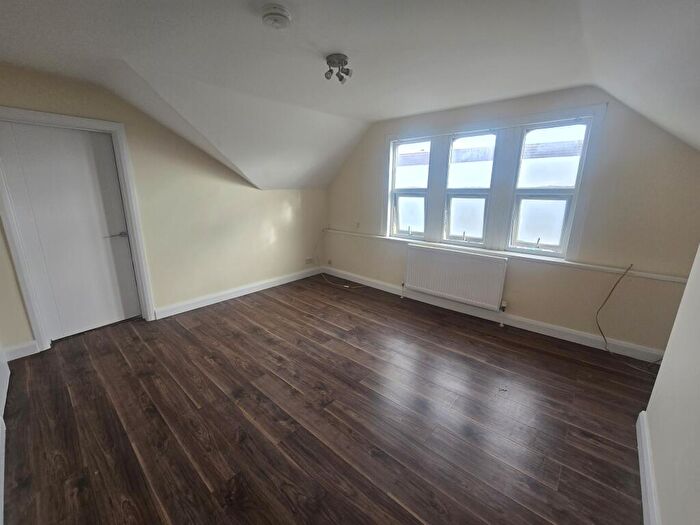 1 Bedroom Flat To Rent In Plashet Grove, East Ham, Newham, London, E6