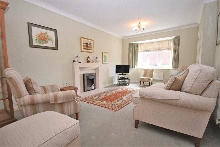 3 Bedroom Link Detached House To Rent In Thyme Avenue, Whiteley, PO15