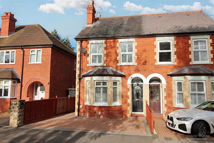2 Bedroom Semi Detached House For Sale In Recreation Road, Tilehurst, Reading, RG30