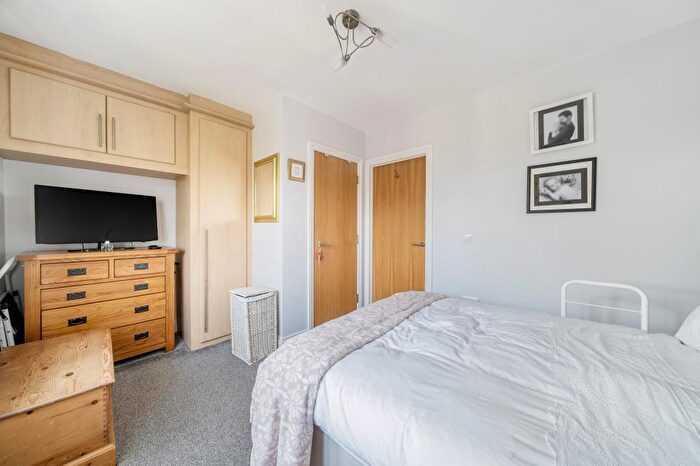 2 Bedroom Detached House For Sale In Aylesbury, Buckinghamshire, HP20