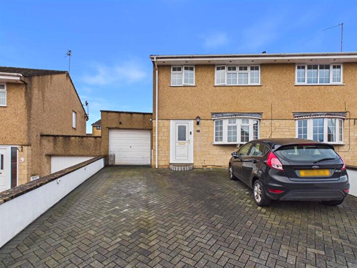 3 Bedroom Semi Detached House For Sale In Owls Head Road, Kingswood, Bristol, BS15