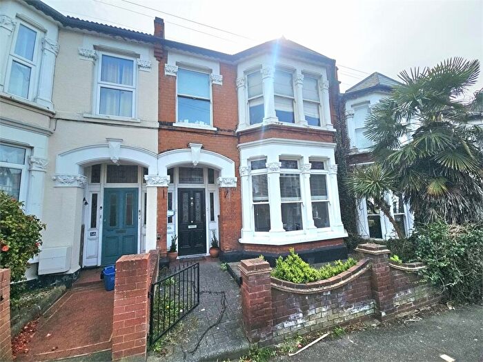 2 Bedroom Apartment For Sale In Westcliff Avenue, Westcliff On Sea, Westcliff On Sea, SS0