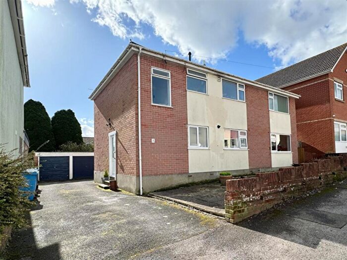 2 Bedroom Flat For Sale In Phyldon Road, Parkstone, BH12