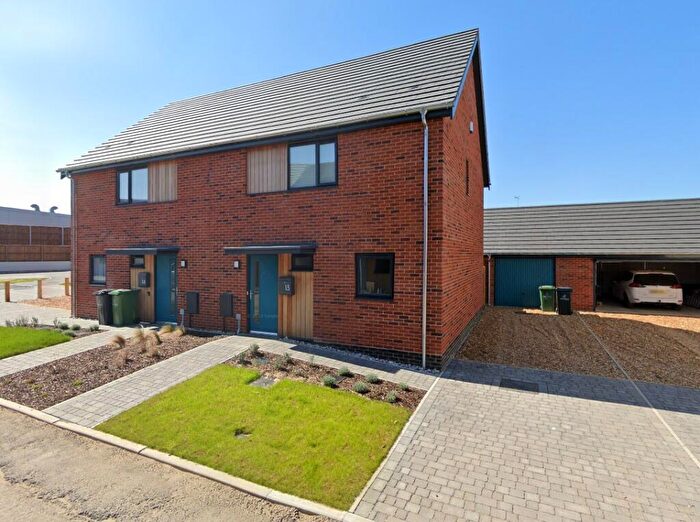 3 Bedroom Semi-Detached House For Sale In Woollen Way, Watton, Thetford, IP25