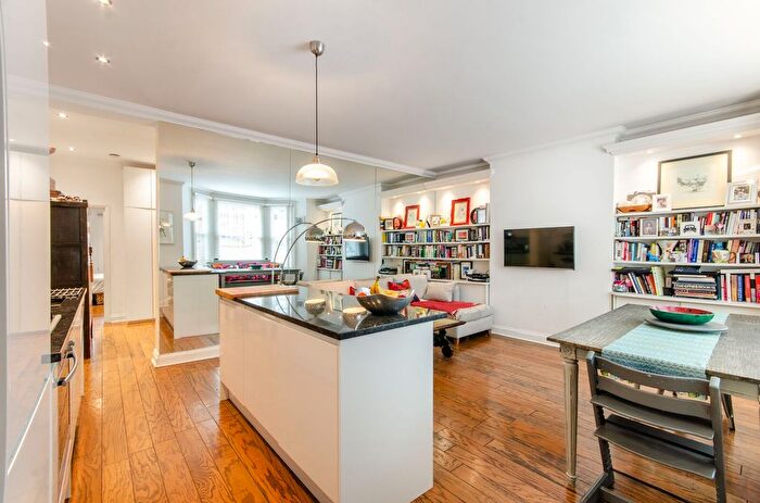2 Bedroom Flat To Rent In Marylands Road, Maida Vale, London, W9