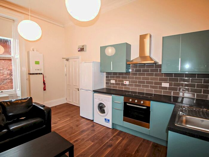 2 Bedroom Flat To Rent In Apt, Clarendon House #, LS2