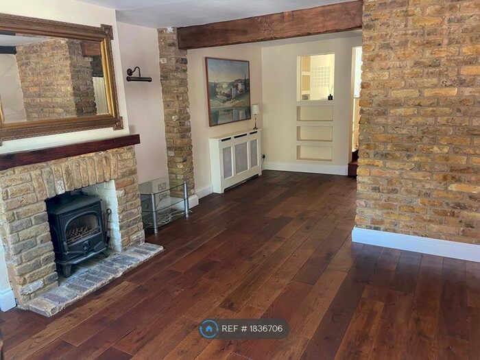 2 Bedroom Terraced House To Rent In Grove Cottages, Chigwell, IG7