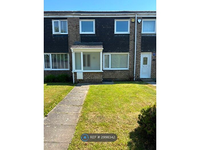 3 Bedroom Terraced House To Rent In Clifton Court, Newcastle Upon Tyne, NE3