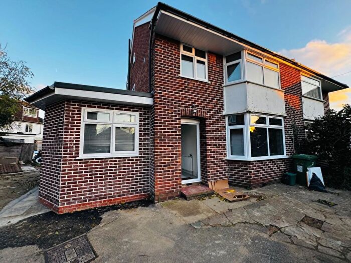 5 Bedroom Semi-Detached House To Rent In Oak Gardens, Burnt Oak, Edgware, HA8