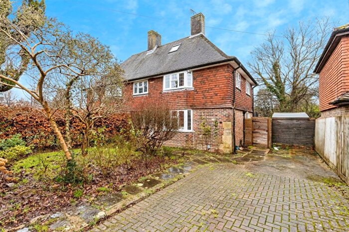 3 Bedroom Semi-Detached House For Sale In Newlands Road, Crawley, RH11