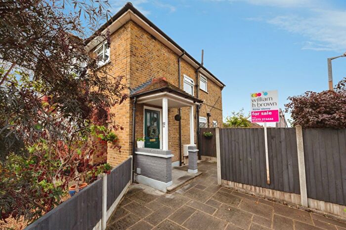2 Bedroom Maisonette For Sale In Premier Avenue, Grays, RM16