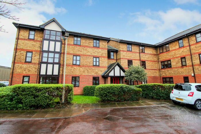 2 Bedroom Flat To Rent In Redwood Grove, Bedford, MK42