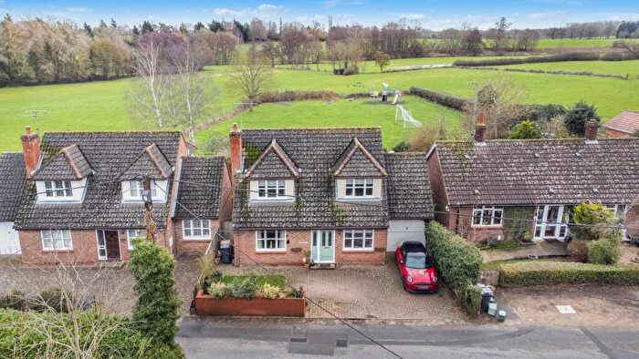 3 Bedroom Detached House For Sale In Parsonage Lane, Howe Street, Chelmsford, CM3