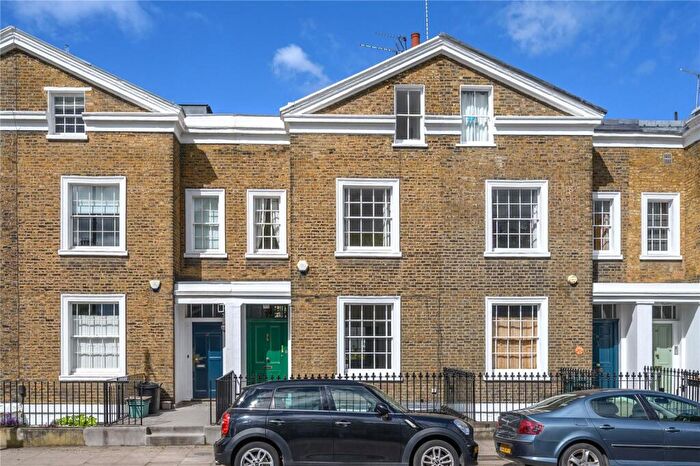 3 Bedroom Terraced House For Sale In Hemingford Road, Barnsbury, London, N1