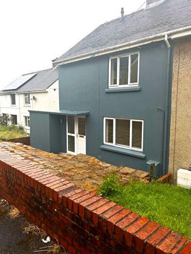 2 Bedroom Semi-Detached House To Rent In Coedmawr, Llanelli, SA15