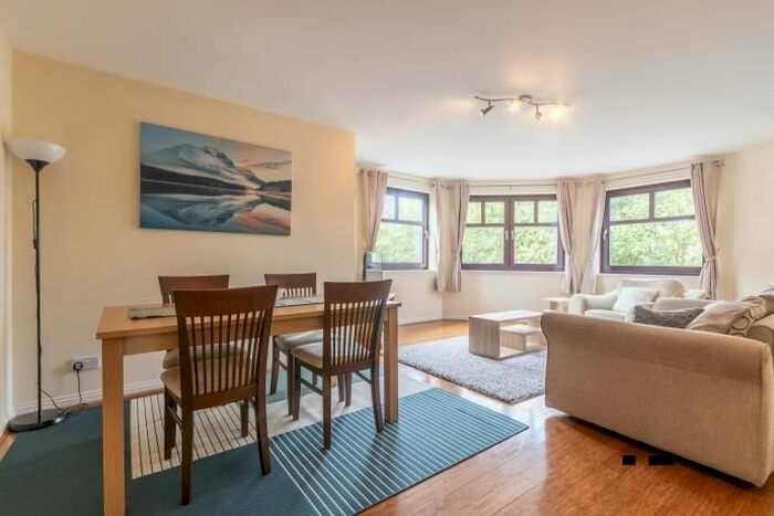 2 Bedroom Flat To Rent In West Bryson Road, Edinburgh, EH11