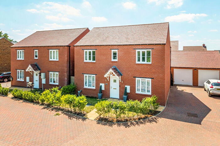 4 Bedroom Detached House For Sale In Keepers Close, Banbury, OX16