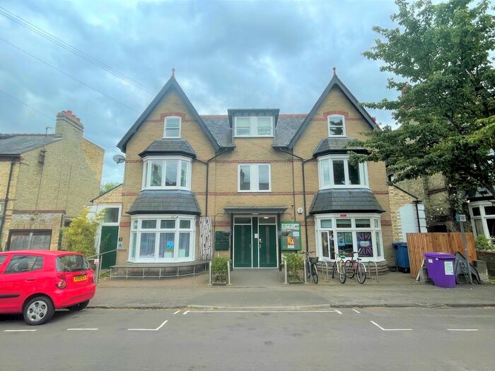 2 Bedroom Flat To Rent In Humberstone Road, Cambridge, CB4