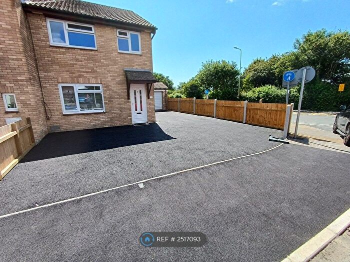 3 Bedroom Semi-Detached House To Rent In The Spinney, Bridgend, CF31