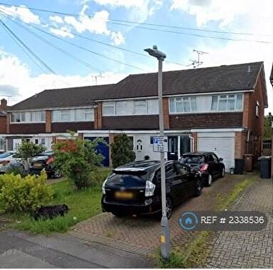4 Bedroom Semi-Detached House To Rent In Chestnut Walk, Chelmsford, CM1