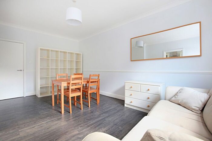 2 Bedroom Flat To Rent In St. Thomas's Road, London, N4