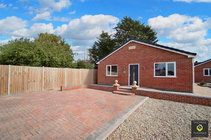 3 Bedroom Bungalow To Rent In Grange Road, Tuffley, Gloucester, GL4