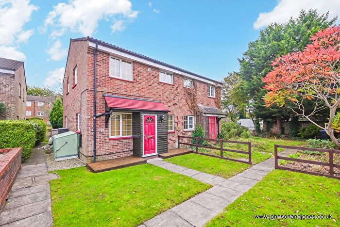 1 Bedroom Semi-Detached House To Rent In Hazelbank Road, Chertsey, KT16