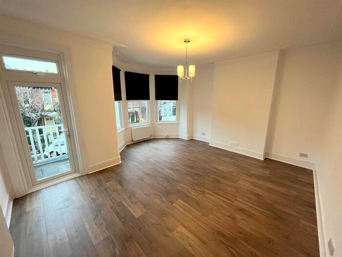 2 Bedroom Flat To Rent In Sylvan Avenue, London, N22