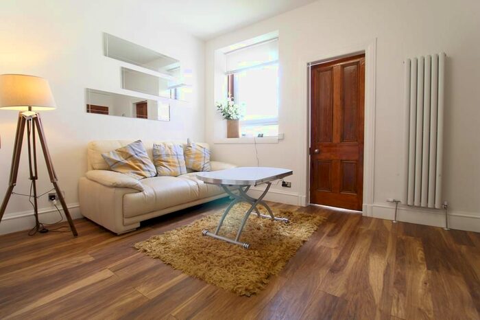 2 Bedroom Flat To Rent In Union Grove, Top Left, AB10