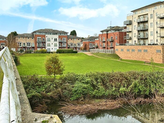 2 Bedroom Apartment For Sale In Trent Place, Warwick, CV34