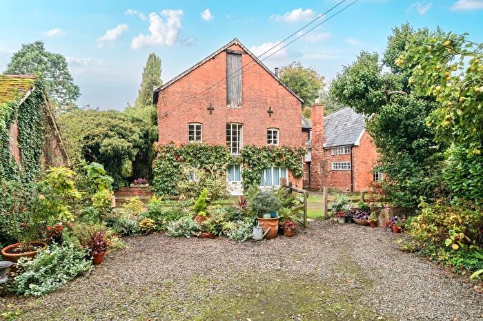 3 Bedroom Link Detached House For Sale In Eyton, Leominster, Herefordshire, HR6