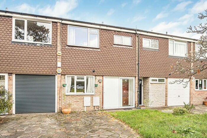 4 Bedroom Terraced House For Sale In Warminster Road, London, SE25