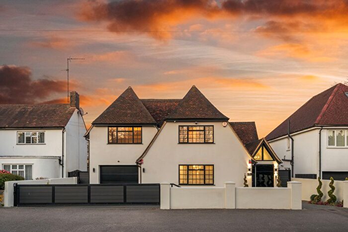 5 Bedroom Detached House For Sale In Cassiobury Drive, Cassiobury, Watford, Hertfordshire, WD17