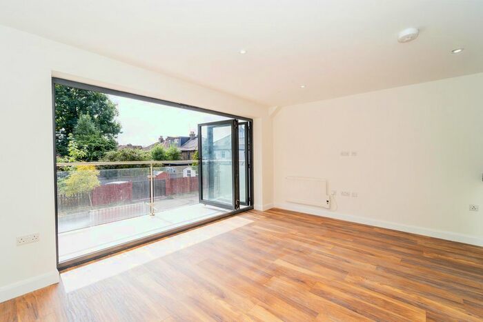 1 Bedroom Flat To Rent In Canberra Road, London, W13