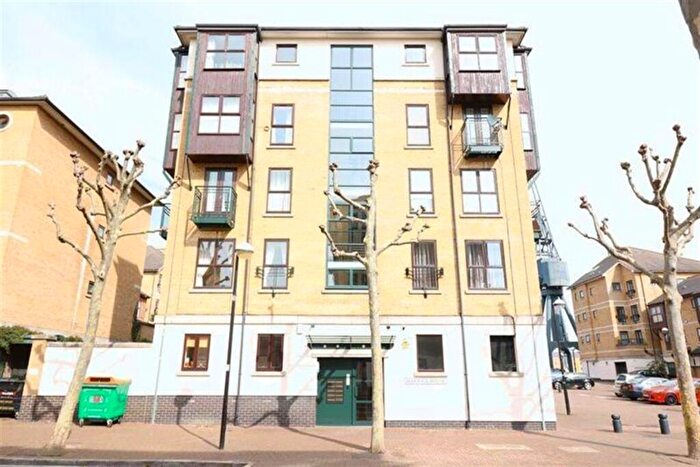 2 Bedroom Apartment To Rent In Warwick House, Newham, E16