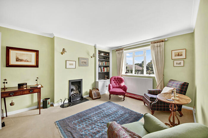 2 Bedroom Apartment For Sale In Newington Green Road, London, N1