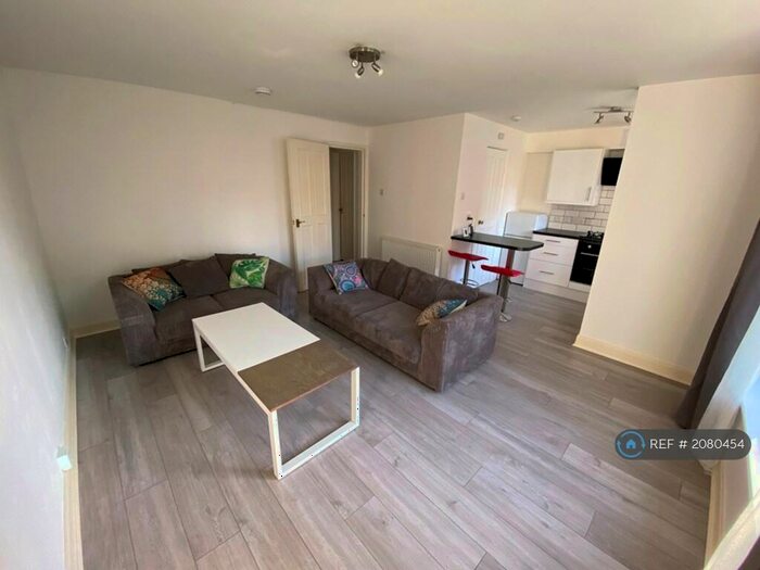 2 Bedroom Flat To Rent In North Fort Street, Edinburgh, EH6