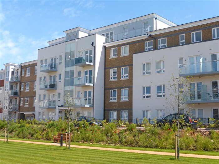 2 Bedroom Apartment To Rent In Grebe Way, Maidenhead, SL6