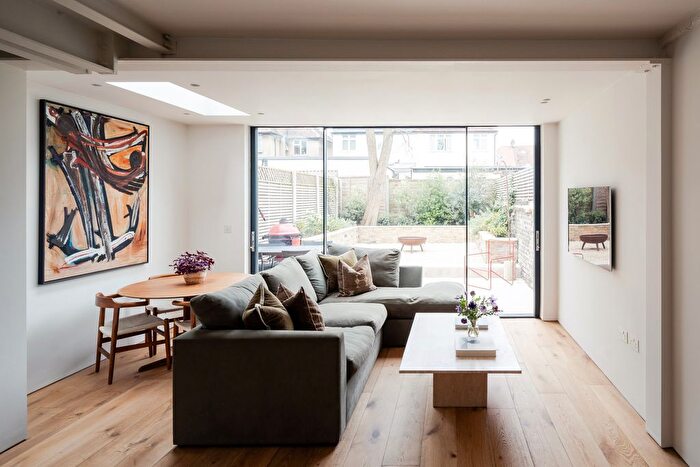 2 Bedroom Flat For Sale In Clifford Gardens, London, NW10