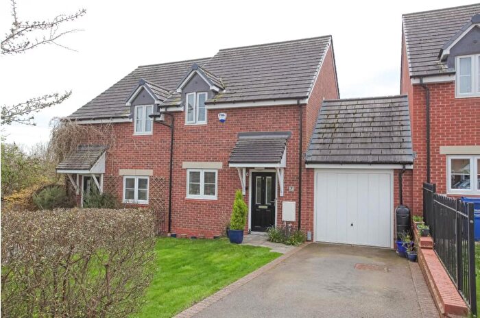 3 Bedroom Semi-Detached House For Sale In The Grange, Hook Norton, OX15