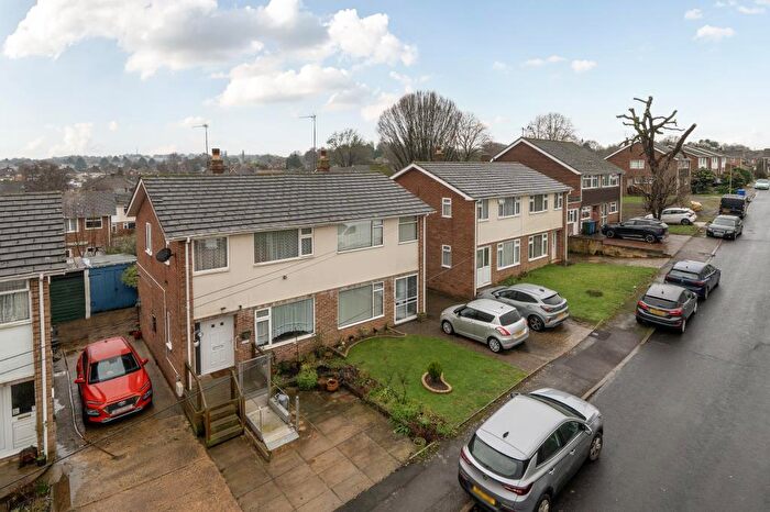 3 Bedroom Semi Detached House For Sale In Banbury, Oxfordshire, OX16