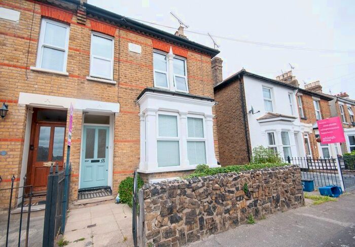 2 Bedroom Flat To Rent In North Street, Leigh-On-Sea, SS9