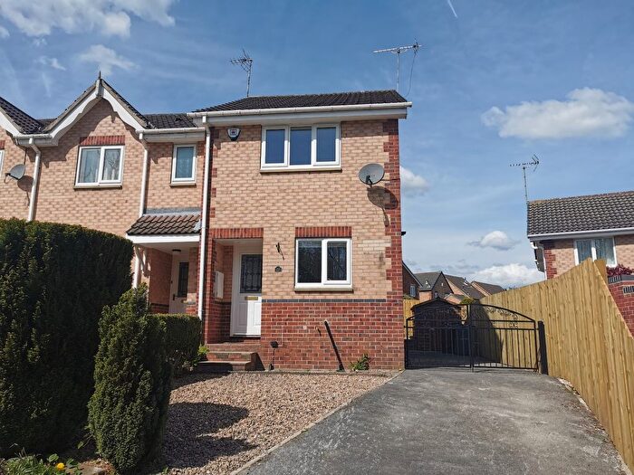 2 Bedroom Detached House To Rent In Oulton Drive, Oulton, Leeds, West Yorkshire, Uk, LS26