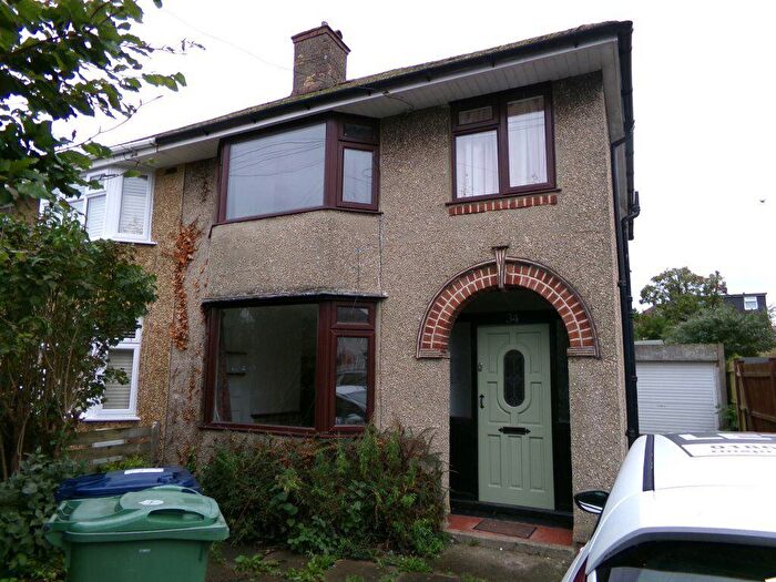 3 Bedroom House To Rent In Edgeway Road, OX3