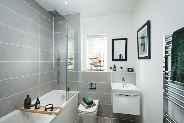 3 Bedroom Terraced House For Sale In Lake View Lane, Waters Edge, GU16