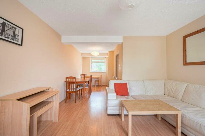 2 Bedroom Flat To Rent In Royal College Street, Camden, London, NW1