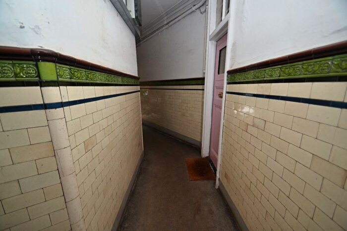 1 Bedroom Flat For Sale In Edgemont Street, Shawlands, Glasgow, G41