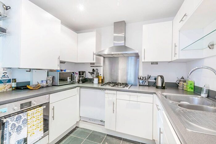 2 Bedroom Flat To Rent In St Pauls Road, Canonbury, London, N1
